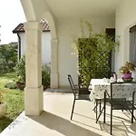 Loredana By Interhome אומאג