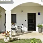 Loredana By Interhome דירה אומאג