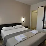 Loredana By Interhome דירה