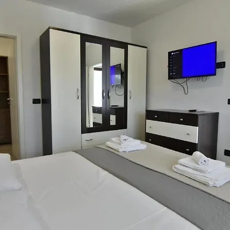 Loredana By Interhome Apartman *