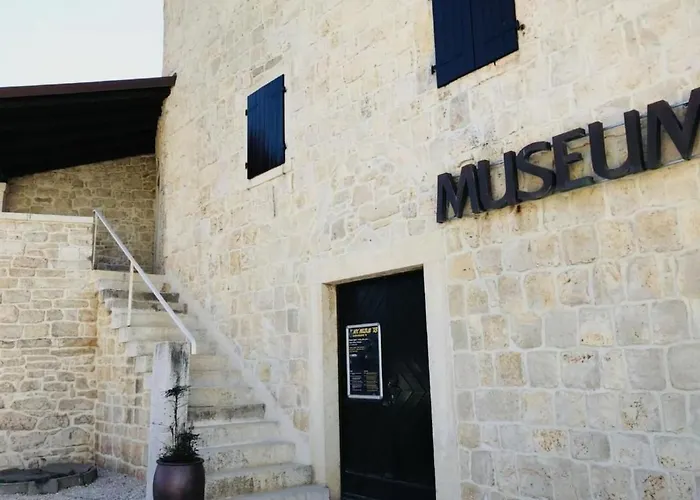 Loredana By Interhome Umag